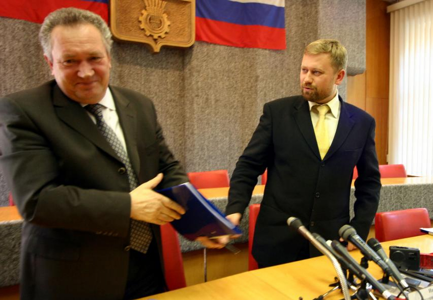 Конфликт Ищенко с Максютой припомнили при захоронении праха великого снайпера на Мамаевом кургане  