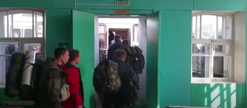 Отправка мобилизованных волгоградцев под «Прощание славянки» попала на видео