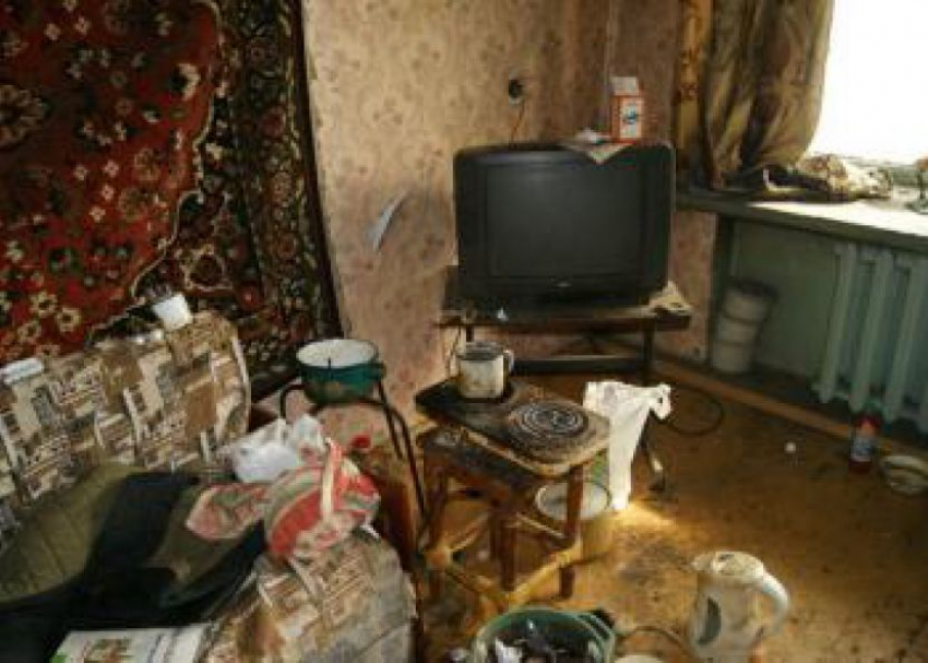 В Волгограде семейная пара превратила квартиру в наркопритон 