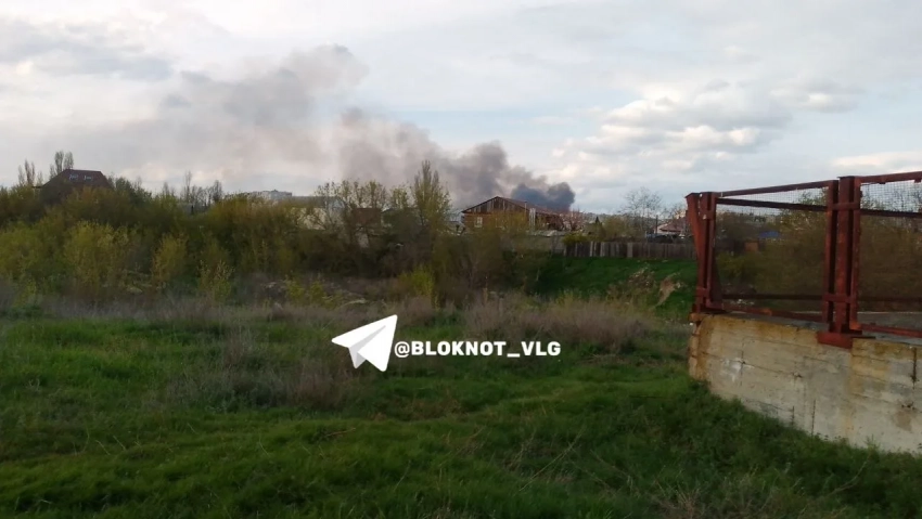 Царицынская пойма загорелась в Волгограде 