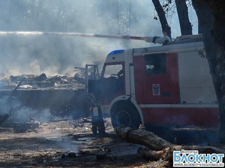 В Волгограде эвакуировали девятиэтажку из-за поджога лифта