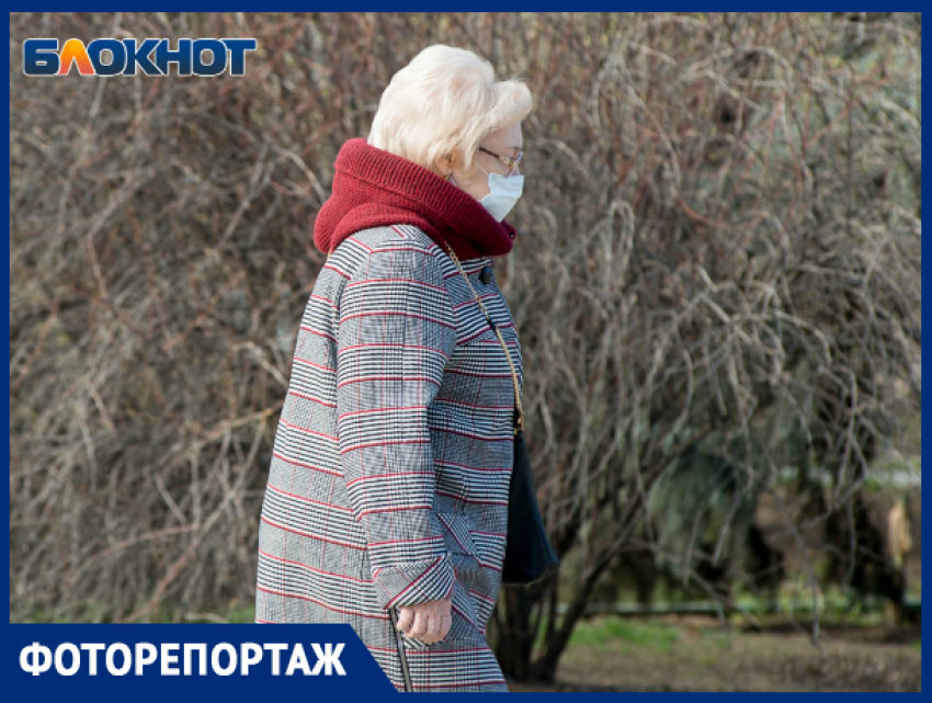 Как волгоградцы защищаются от коронавирусной инфекции показал волгоградский фотограф
