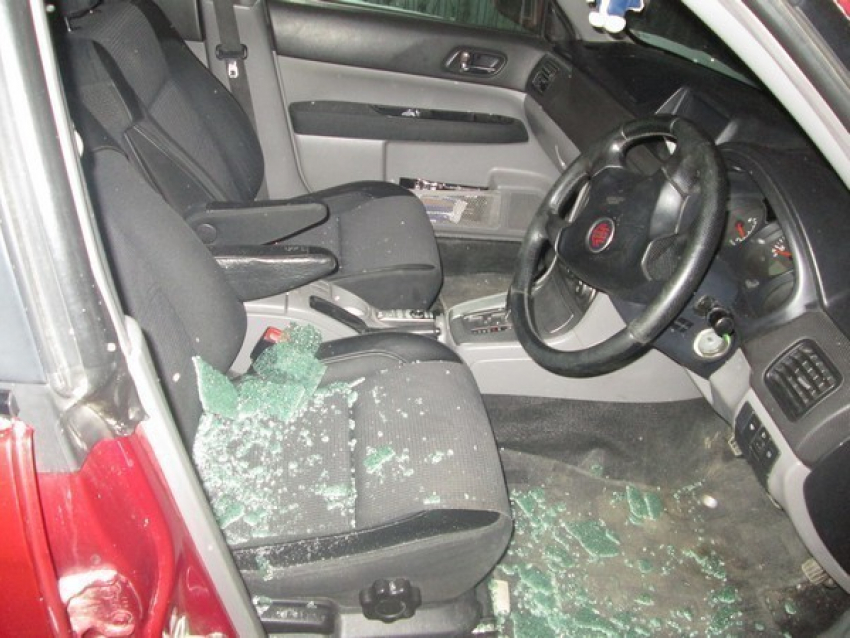 В Камышине задержаны серийные автомобильные воры, разбившие  40 машин