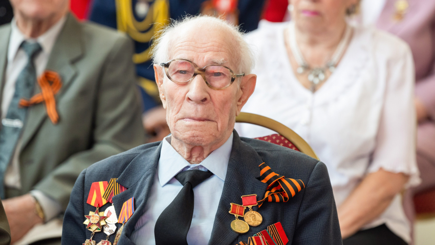 Участник Сталинградской битвы и поэт Павел Андреев отмечает 103-летие