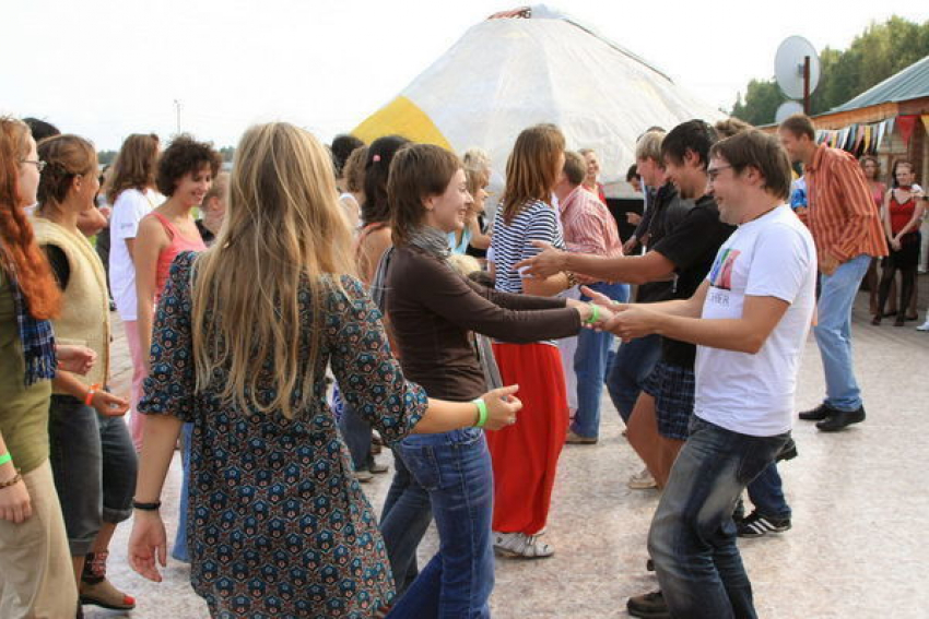 В Центральном парке Волгограда открылась танцплощадка
