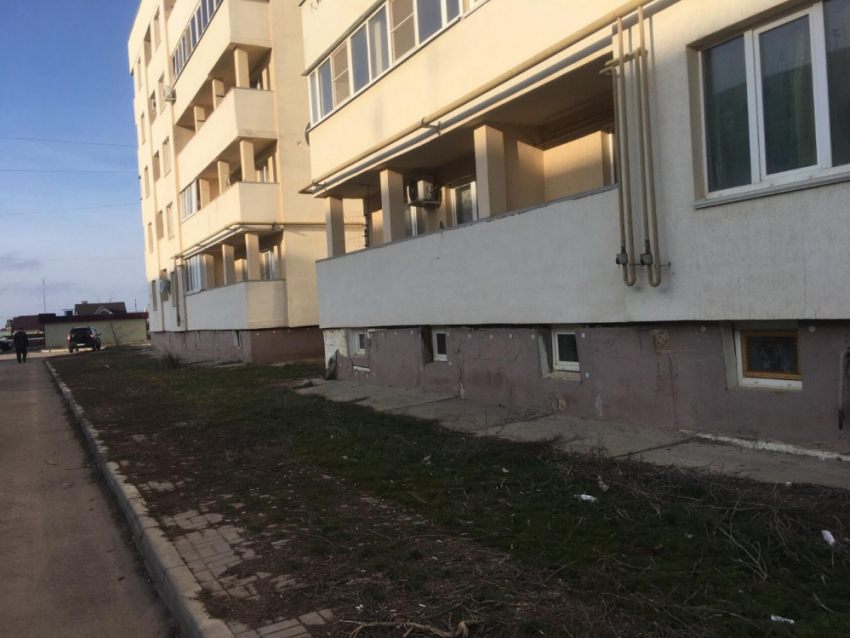 Под Волгоградом чиновники на полтора года забыли про многоквартирный дом, где умер директор управляющей компании