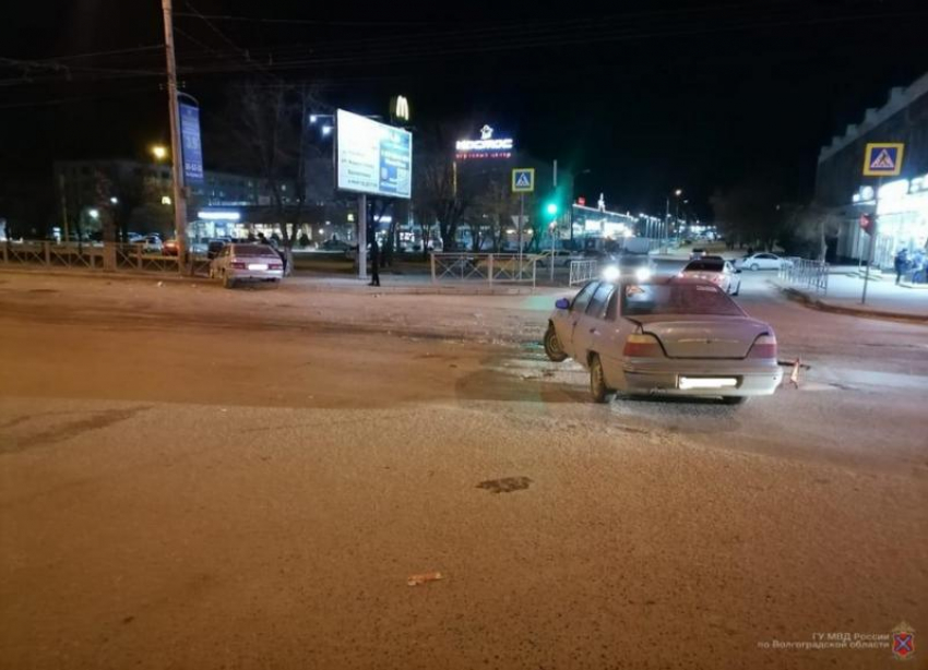 Травмы получила пассажирка: подробности ДТП с такси в Волгограде