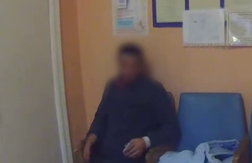 Нелепая попытка дать взятку полицейскому попала на видео под Волгоградом 