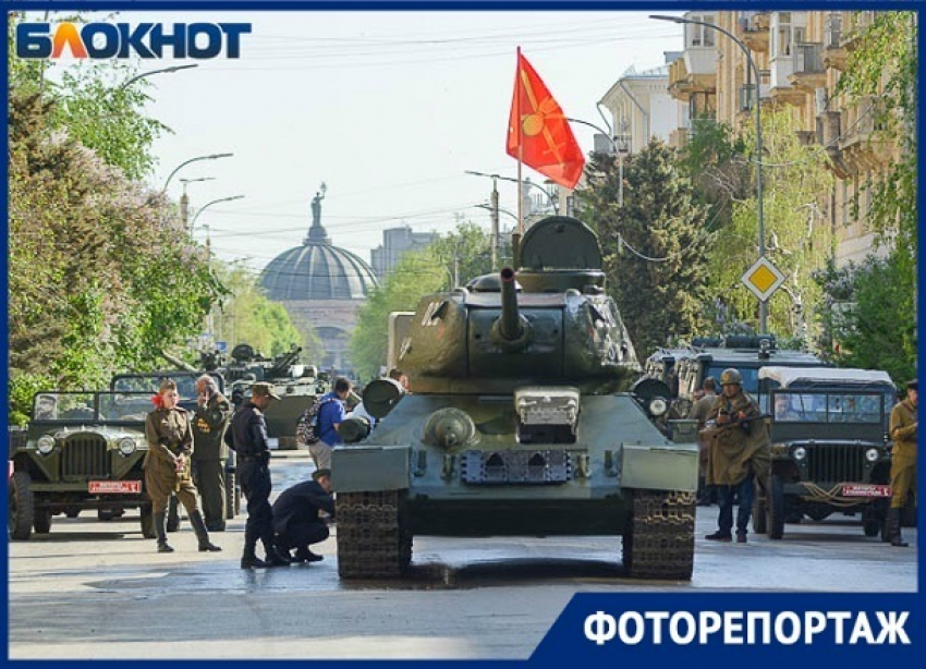 В Волгограде военные генерально отрепетировали парад
