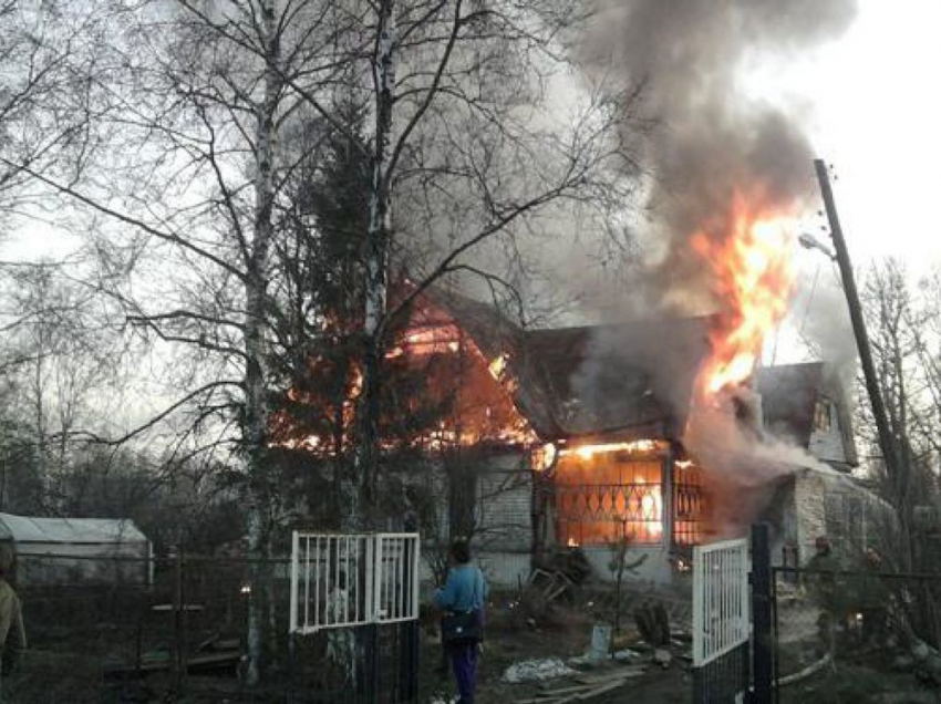 Под Волгоградом в пожаре пострадал 47-летний мужчина 