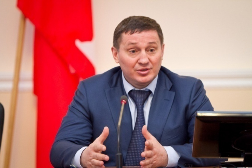 Губернатор Волгоградской области перечислит в фонд Победы зарплату за один день 