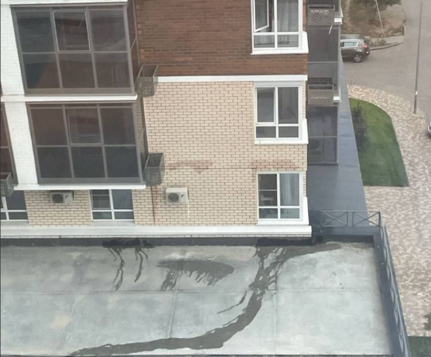 «Может, скинуться на батюшку?»: волгоградский ЖК пережил внезапную эпидемию потопов