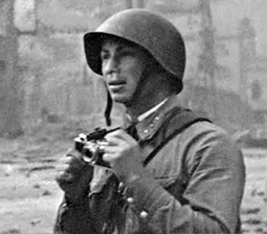 Его снимки Сталинградской битвы увидел весь мир: 113 лет назад родился Яков Рюмкин