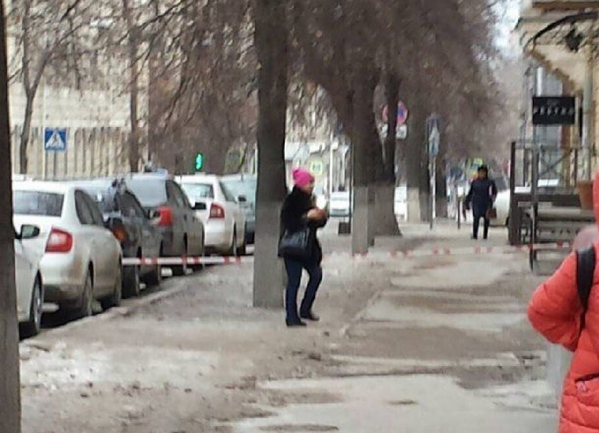 Центр Волгограда оцепили из-за угрозы взрыва