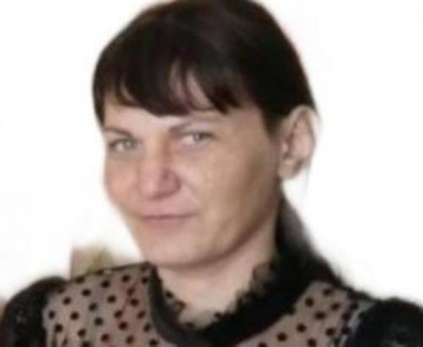Молодая зеленоглазая брюнетка таинственно пропала под Волгоградом 