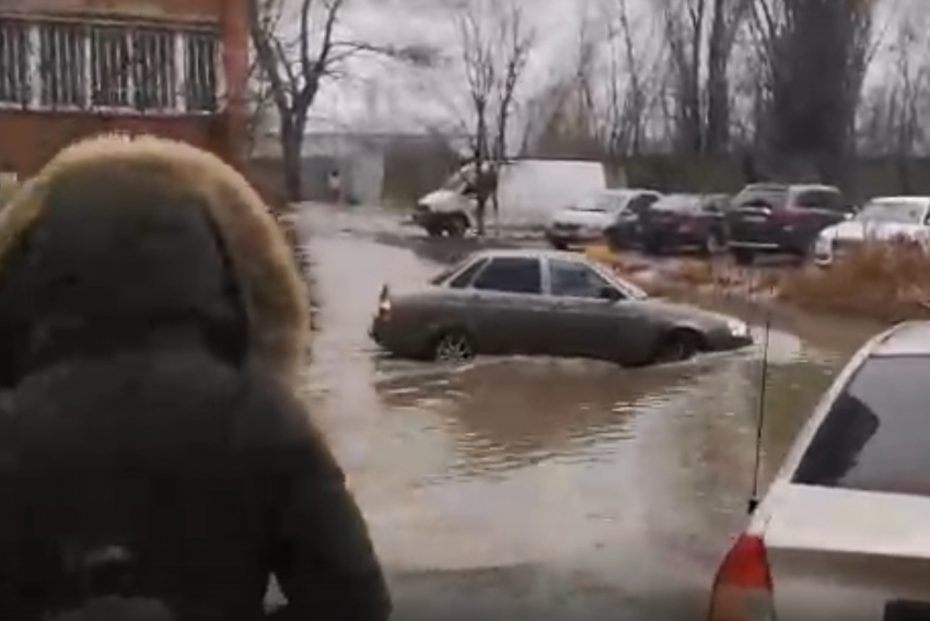 Ливень затопил Волгоград: фото и видео