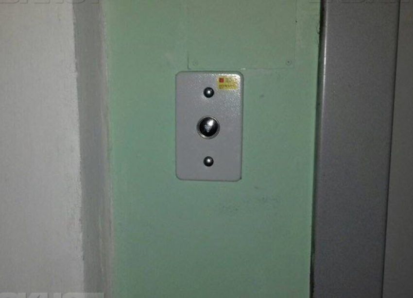 Торжественно запущенные волгоградскими чиновниками лифты технически неисправны