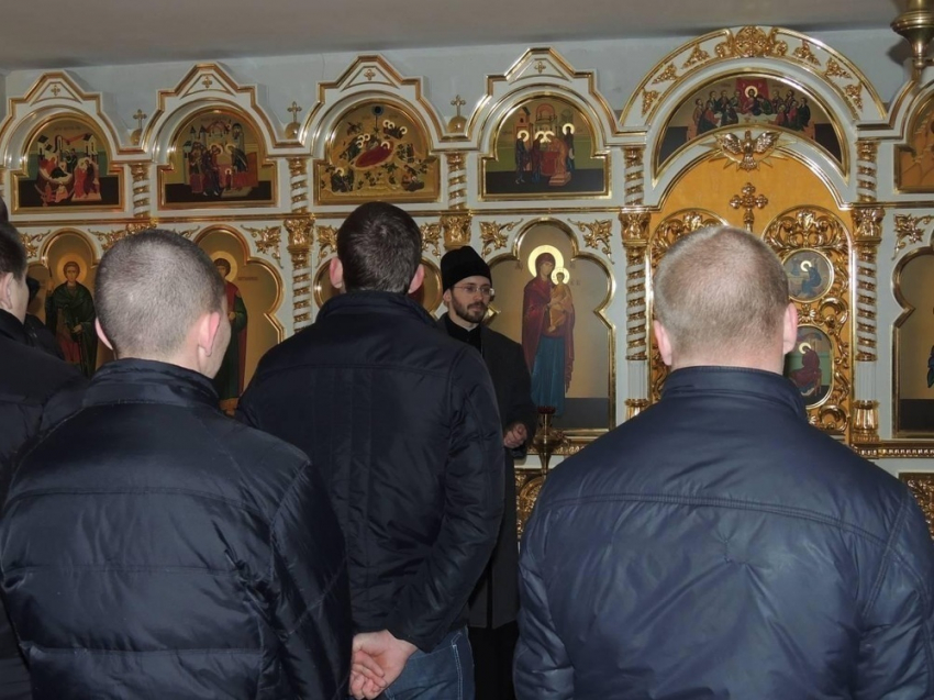 Под Волгоградом малолетние преступники посетили храм