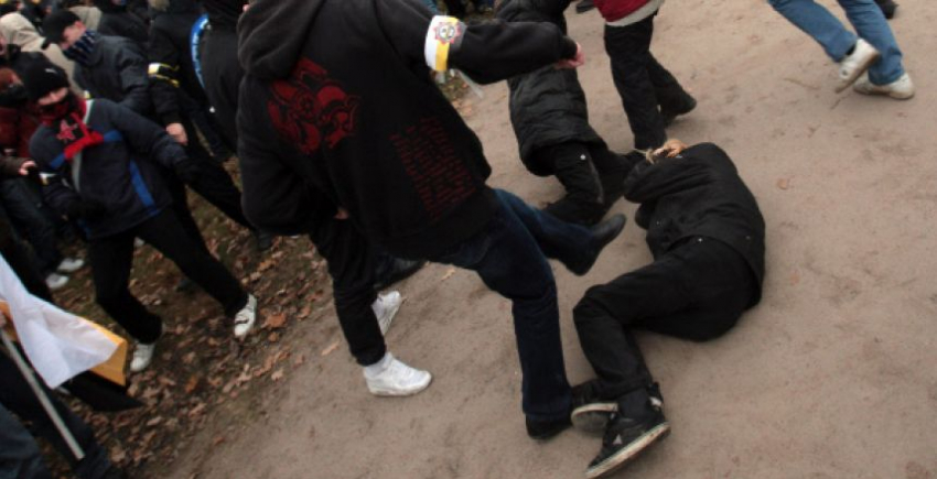Пятеро агрессивных подростков жестоко избили в Волгограде 26-летнего парня