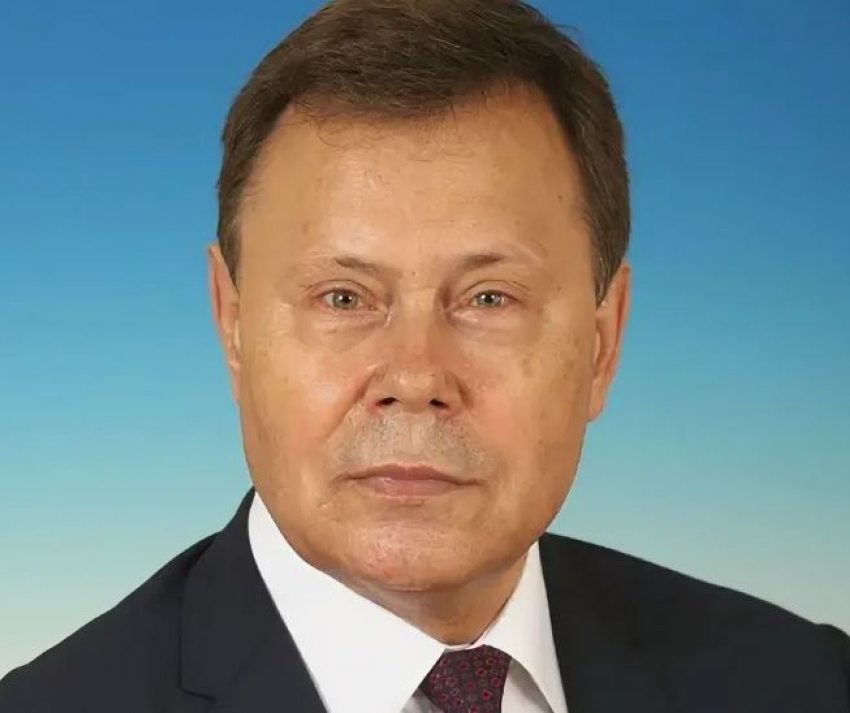 День рождения отмечает депутат Арефьев, предложивший отключать интернет на выходные и сжигать собачников