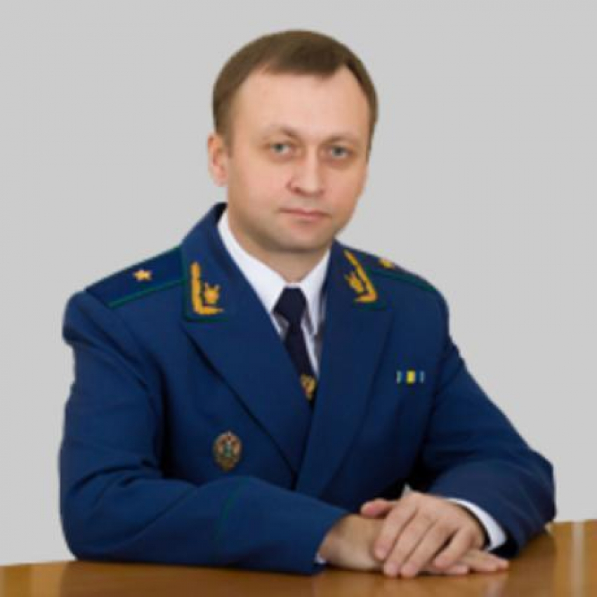 Контролирующий оперативно-розыскную деятельность силовиков прокурор  отмечает день рождения