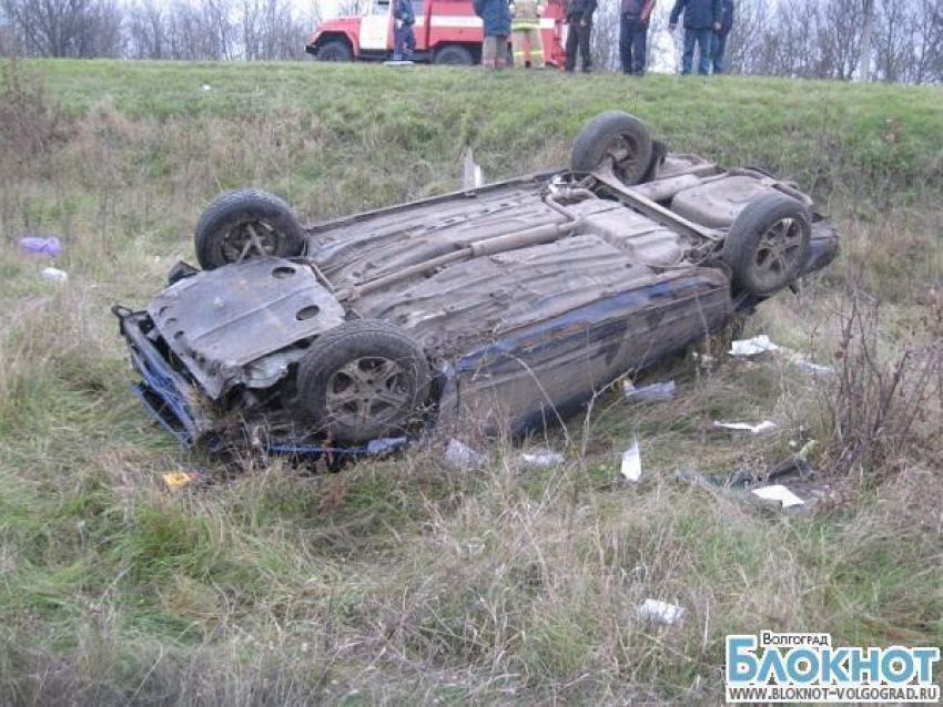 Сотрудник миграционной службы погиб в аварии в Волгоградской области