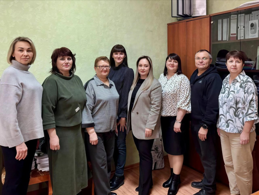 Зрелые дамы вытеснили мужчин из волгоградских ТИКов