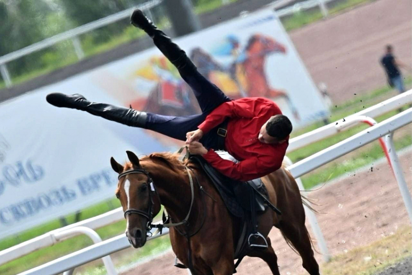 Джигит из Суровикино выиграл Игры БРИКС в конном спорте