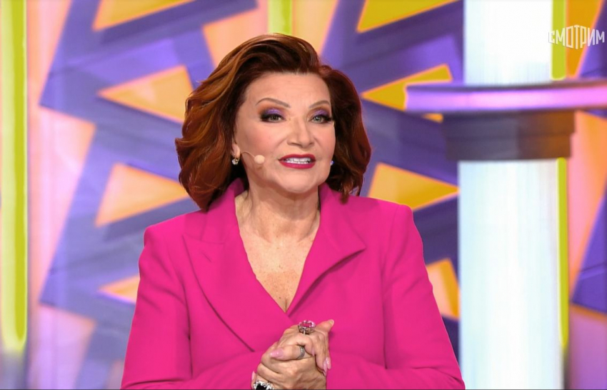 72-летняя Елена Степаненко закрутила роман с 45-летним администратором