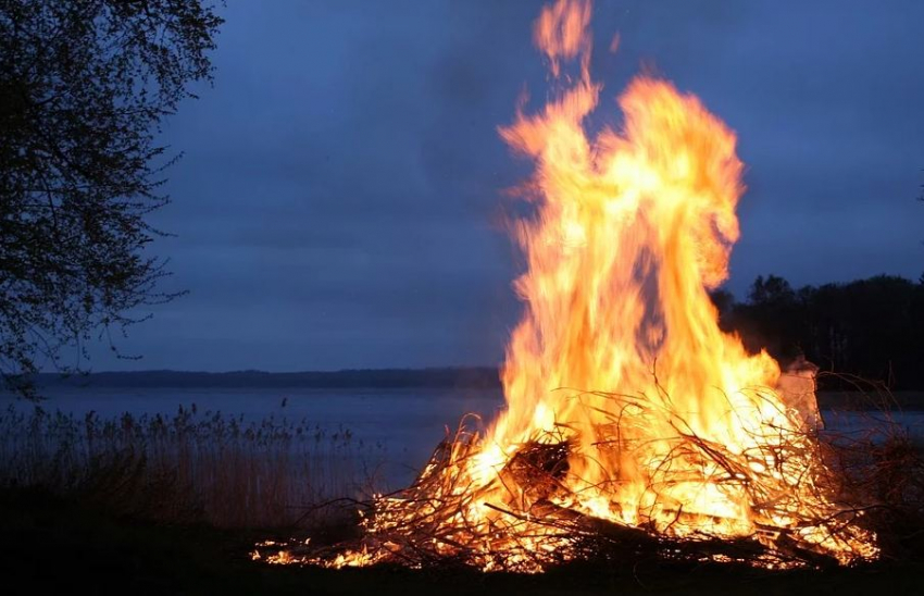 Волгоградцев предупреждают о высокой пожароопасности 2 апреля