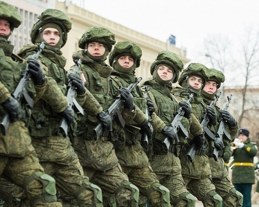 200 волгоградцев записались в армию под впечатлением парада и авиашоу
