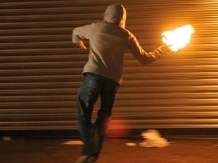 Под Волгоградом 17-летнего пасынка осудят за двойной поджог дома отчима