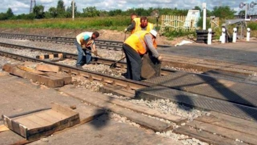 Ж/Д переезд на Тулака в Волгограде закрыли для автомобилистов на 1 день