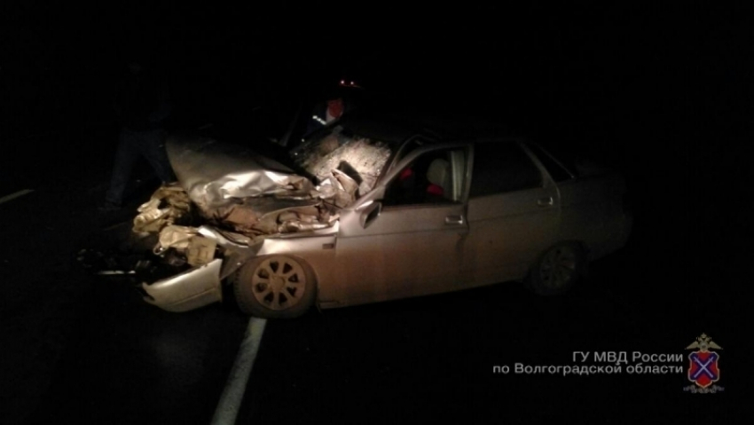 Под Волгоградом ﻿56-летний водитель «десятки» врезался в грузовик и погиб