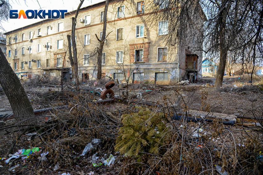 Главу Кировского района Волгограда жители позвали на экскурсию по темным улицам