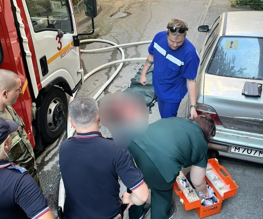 Из горящего дома в центре Волгограда эвакуировали жильцов и спасли мужчину 