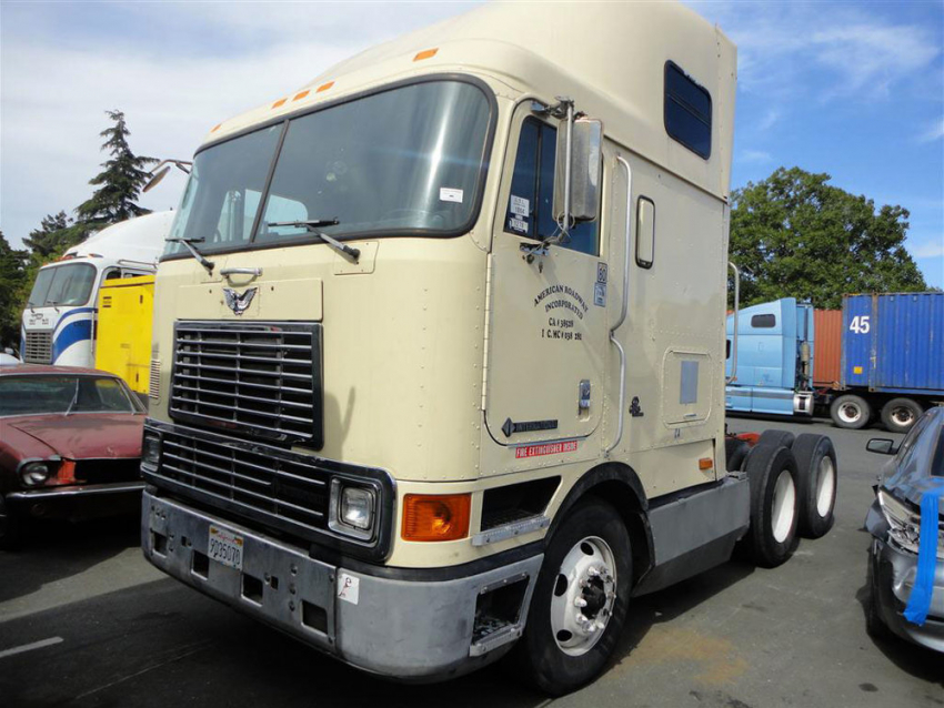 Под Волгоградом водитель грузовика насмерть сбил 50-летнего пешехода