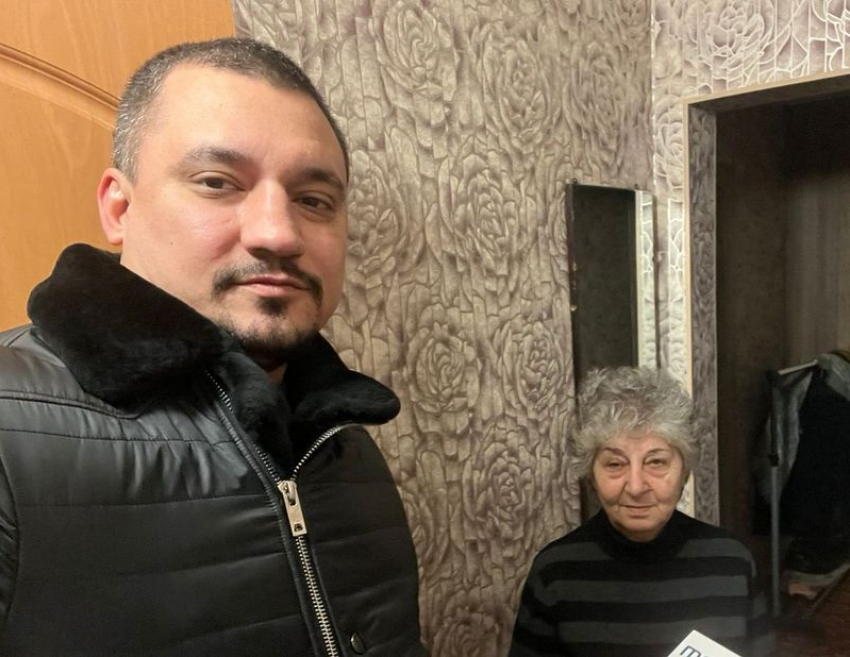 За отмечающую юбилейные 20 лет депутатства Фомину на ее замерзающем округе в Волгограде отдуваются другие