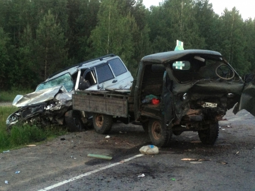 Водитель на УАЗ протаранил «Газель» на трассе под Волгоградом: двое в больнице