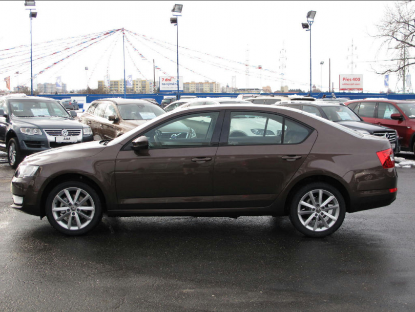 Менеджер из Волгограда перевернулся на Skoda: 2 пострадали