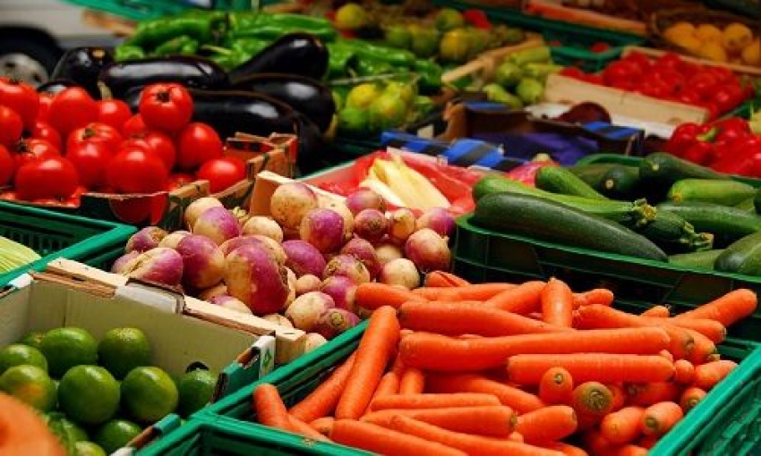 Требуются сотрудники на чистку овощей. З/п от 2500 руб. в день. Заходи в справочник 