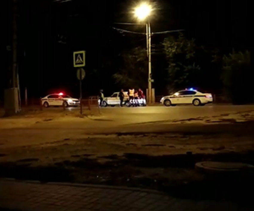 Случайный свидетель снял на видео задержание пьяного водителя в Волгограде