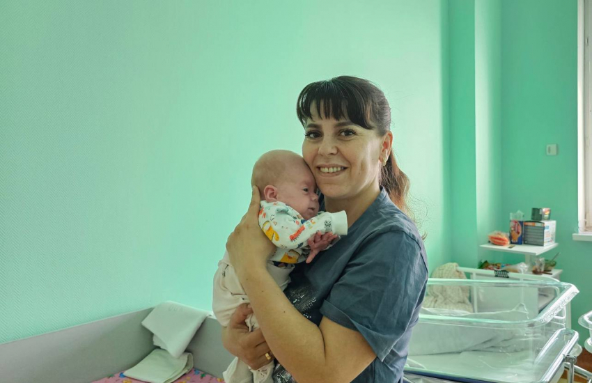 Волгоградские врачи спасли новорожденную девочку весом  700 граммов