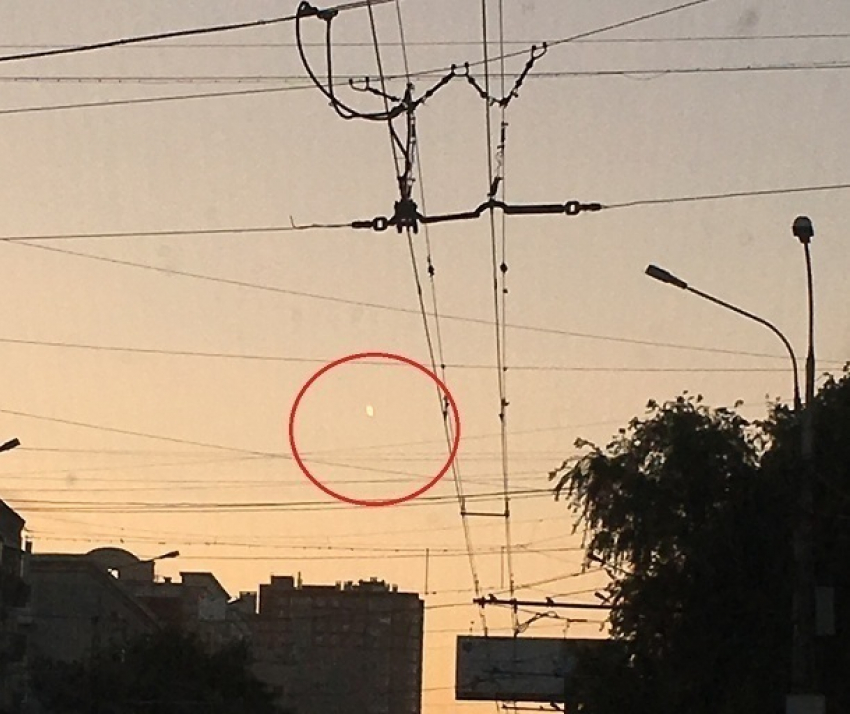 Объект, похожий на НЛО, сняли на видео жители Волгограда 