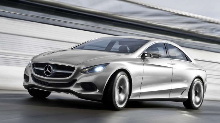 В центре Волгограда пенсионер на Mercedes Benz сбил 66-летнего мужчину