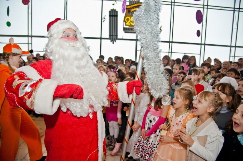Губернаторская елка собрала в Волгограде 800 детей
