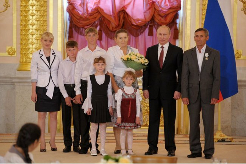 Президент вручил награды многодетным семьям из Волгоградской области