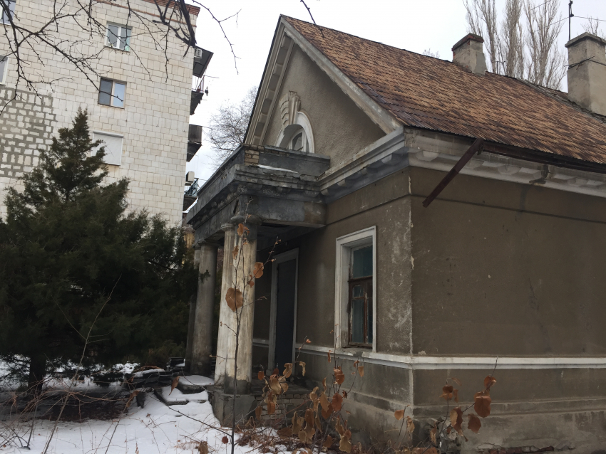 В Волгограде показали изнутри таинственный особняк генерала: фоторепортаж