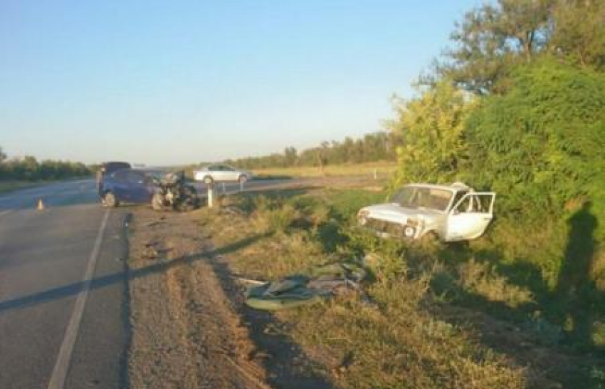 ДТП на обгоне устроил водитель Kia под Волгоградом: пострадали двое