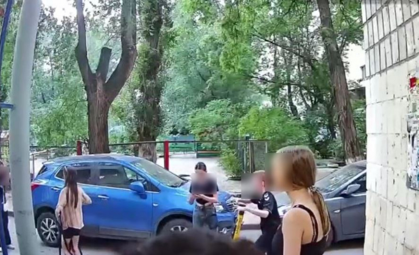 Полиция занялась компанией подростков-дебоширов, оккупировавших центр Волгограда 